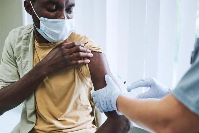Avanzar en la vacunación es la principal recomendación para salir de la pandemia