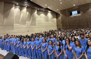 Protegido: La UPTC celebró con la entrega de batas blancas la transición de estudiantes a médicos internos